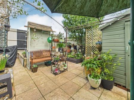 3 bedroom Terraced House for sale in Dover Close, Winklebury, Basingstoke, RG23