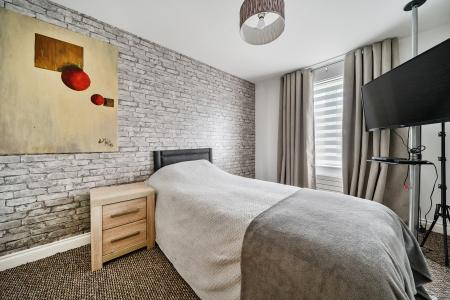 5 bedroom Town house for sale in Ferndown Close, Beggarwood, Basingstoke, RG22