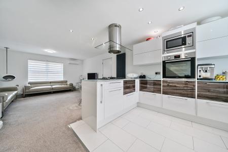 5 bedroom Town house for sale in Ferndown Close, Beggarwood, Basingstoke, RG22