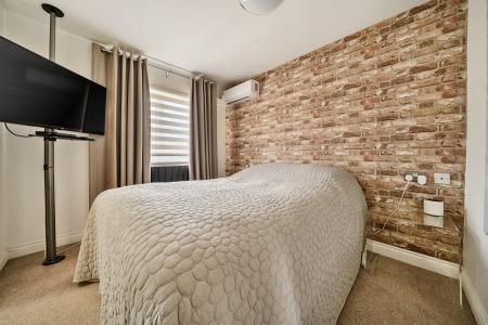 5 bedroom Town house for sale in Ferndown Close, Beggarwood, Basingstoke, RG22