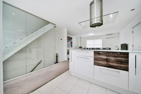 5 bedroom Town house for sale in Ferndown Close, Beggarwood, Basingstoke, RG22