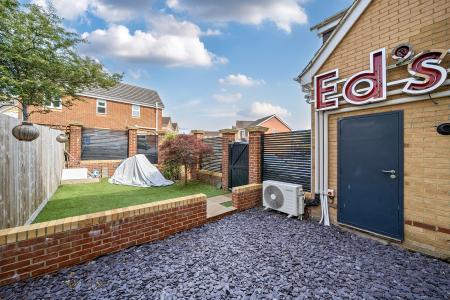 5 bedroom Town house for sale in Ferndown Close, Beggarwood, Basingstoke, RG22