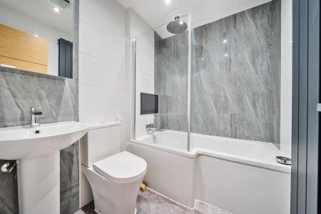 5 bedroom Town house for sale in Ferndown Close, Beggarwood, Basingstoke, RG22