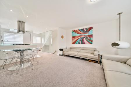 5 bedroom Town house for sale in Ferndown Close, Beggarwood, Basingstoke, RG22