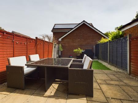 3 bedroom Terraced House for sale in Forfield Drive, Beggarwood, Basingstoke, RG22