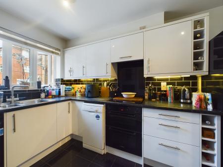 3 bedroom Terraced House for sale in Forfield Drive, Beggarwood, Basingstoke, RG22