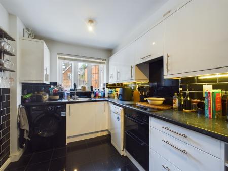 3 bedroom Terraced House for sale in Forfield Drive, Beggarwood, Basingstoke, RG22