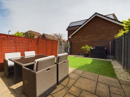 3 bedroom Terraced House for sale in Forfield Drive, Beggarwood, Basingstoke, RG22