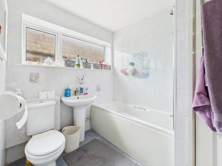 3 bedroom Bungalow for sale in Foyle Park, Cranbourne, Basingstoke, RG21