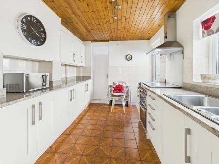 4 bedroom Terraced House for sale in George Street, Brookvale, Basingstoke, RG21