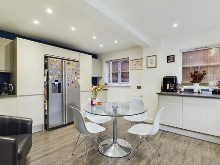 4 bedroom Link detached house for sale in Hampshire Close, Basingstoke, RG22