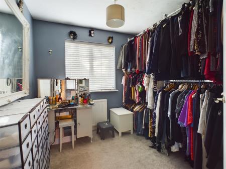 4 bedroom Link detached house for sale in Hampshire Close, Basingstoke, RG22