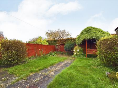 3 bedroom Bungalow for sale in High Drive, Berg Estate, Basingstoke, RG22