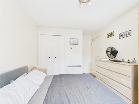 1 bedroom Flat for sale in Hogarth Close, Black Dam, Basingstoke, RG21