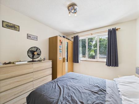 1 bedroom Flat for sale in Hogarth Close, Black Dam, Basingstoke, RG21