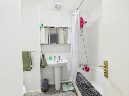 2 bedroom Terraced House for sale in Howard View, Basingstoke, RG22