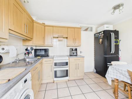2 bedroom Terraced House for sale in Howard View, Basingstoke, RG22