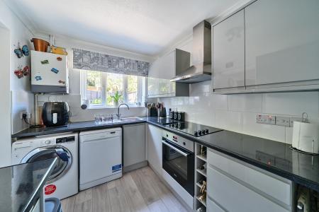 4 bedroom Detached house for sale in Ivar Gardens, Lychpit, Basingstoke, RG24