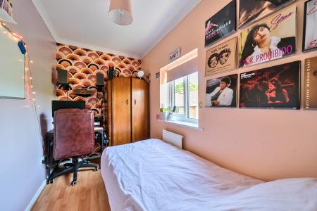 4 bedroom Detached house for sale in Ivar Gardens, Lychpit, Basingstoke, RG24