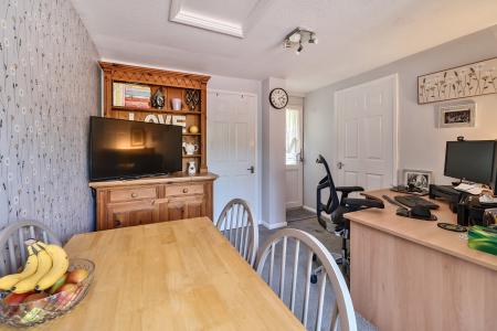 4 bedroom Detached house for sale in Ivar Gardens, Lychpit, Basingstoke, RG24