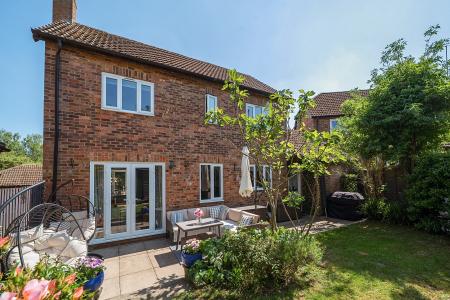 4 bedroom Detached house for sale in Ivar Gardens, Lychpit, Basingstoke, RG24