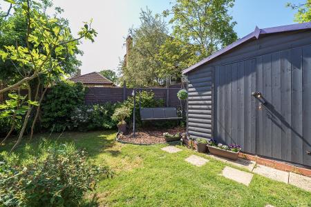 4 bedroom Detached house for sale in Ivar Gardens, Lychpit, Basingstoke, RG24