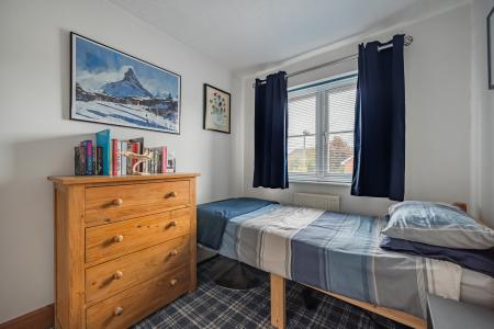 4 bedroom Detached house for sale in Kempshott Grove, Basingstoke, RG22