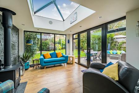 4 bedroom Detached house for sale in Kempshott Grove, Basingstoke, RG22