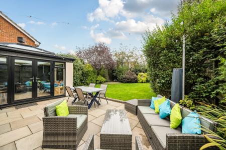 4 bedroom Detached house for sale in Kempshott Grove, Basingstoke, RG22