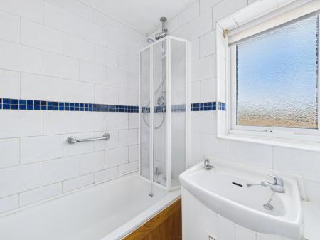 3 bedroom Apartment for sale in Kings Road, Basingstoke, RG22