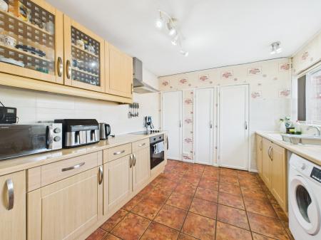 3 bedroom Apartment for sale in Kings Road, Basingstoke, RG22