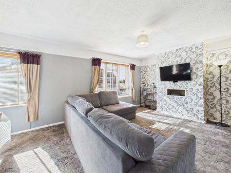 3 bedroom Apartment for sale in Kings Road, Basingstoke, RG22