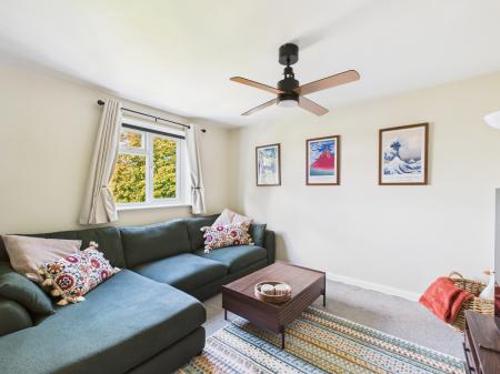 1 bedroom Flat for sale in Landseer Close, Black Dam, Basingstoke, RG21