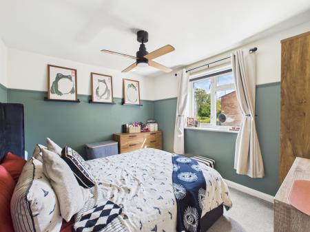 1 bedroom Flat for sale in Landseer Close, Black Dam, Basingstoke, RG21