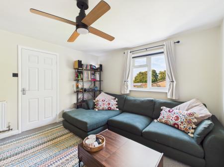 1 bedroom Flat for sale in Landseer Close, Black Dam, Basingstoke, RG21