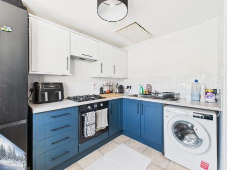 1 bedroom Flat for sale in Landseer Close, Black Dam, Basingstoke, RG21