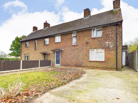 Lefroy Avenue, Basingstoke, RG21