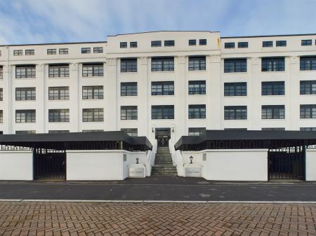 2 bedroom Flat for sale in Lilly Court, Basingstoke, RG21