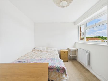4 bedroom Terraced House for sale in Lune Close, Basingstoke, RG21