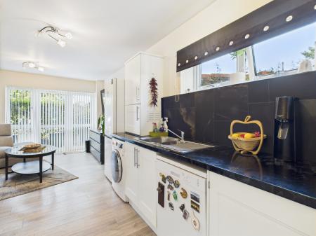 2 bedroom Flat for sale in Mallory Road, Basingstoke, RG24