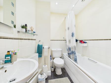 2 bedroom Flat for sale in Mallory Road, Basingstoke, RG24