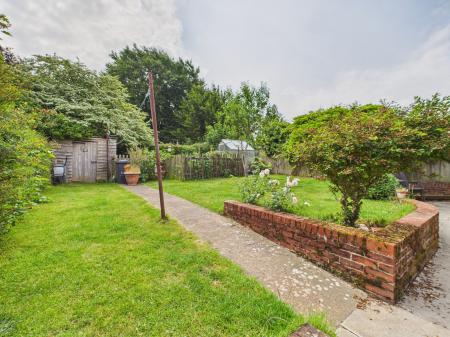 4 bedroom Bungalow for sale in Old Kempshott Lane, Basingstoke, RG22