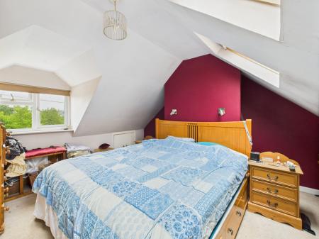 4 bedroom Bungalow for sale in Old Kempshott Lane, Basingstoke, RG22