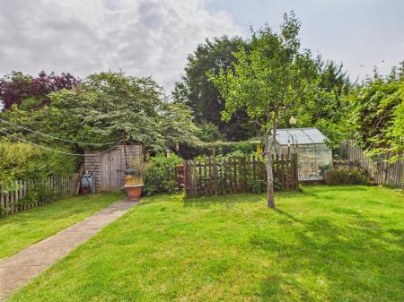 4 bedroom Bungalow for sale in Old Kempshott Lane, Basingstoke, RG22