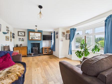 4 bedroom Bungalow for sale in Old Kempshott Lane, Basingstoke, RG22