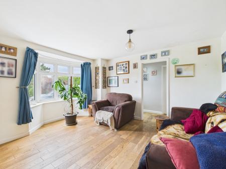 4 bedroom Bungalow for sale in Old Kempshott Lane, Basingstoke, RG22