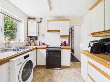 3 bedroom Terraced House for sale in Pinkerton Road, Basingstoke, RG22
