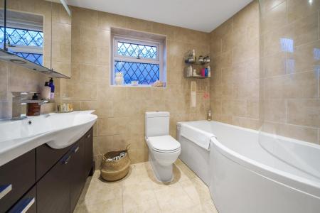 4 bedroom Detached house for sale in Reading Road, Chineham, Basingstoke, RG24