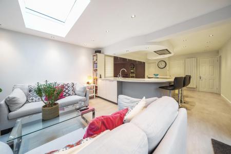 4 bedroom Detached house for sale in Reading Road, Chineham, Basingstoke, RG24