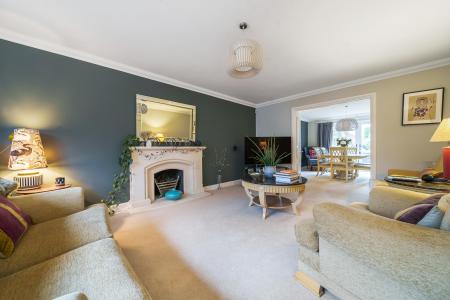 4 bedroom Detached house for sale in Reading Road, Chineham, Basingstoke, RG24